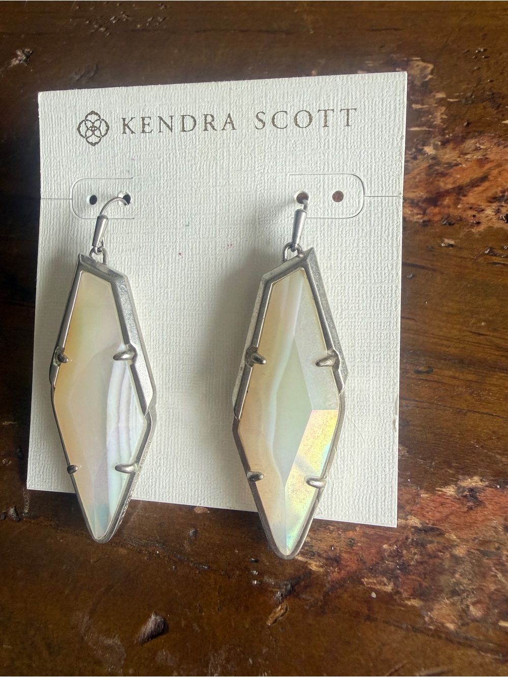 NWOT Kendra Scott Bexley Drop Earrings Iridescent White